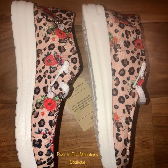 NWT! “LAST PAIR” Boho/Western Running Wild Fashion Sneakers! - Picture 8 of 13